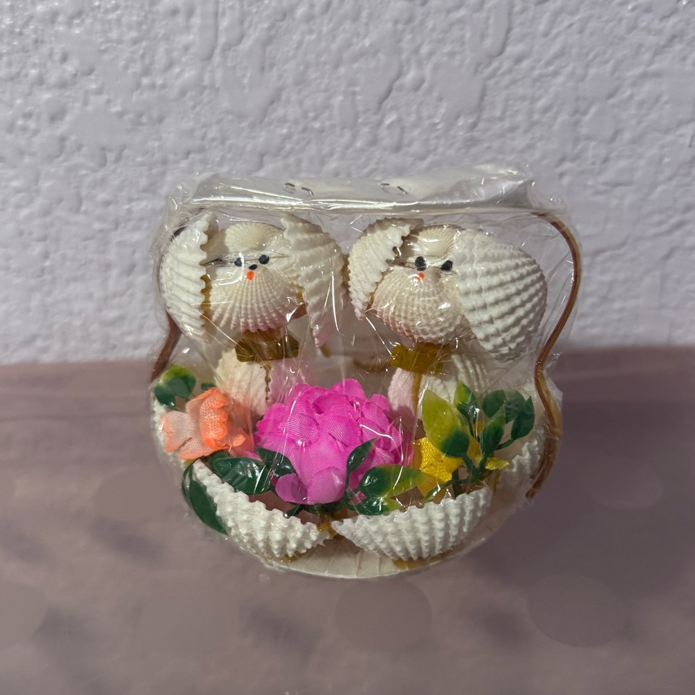 Handmade Seashell Dog - Picture 2 of 3